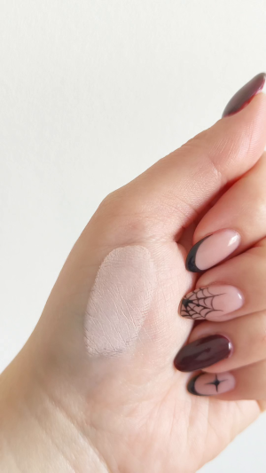 Emily Bacon &rsquo;s mediaimport video of Laura Mercier Caviar Eyeshadow Quad