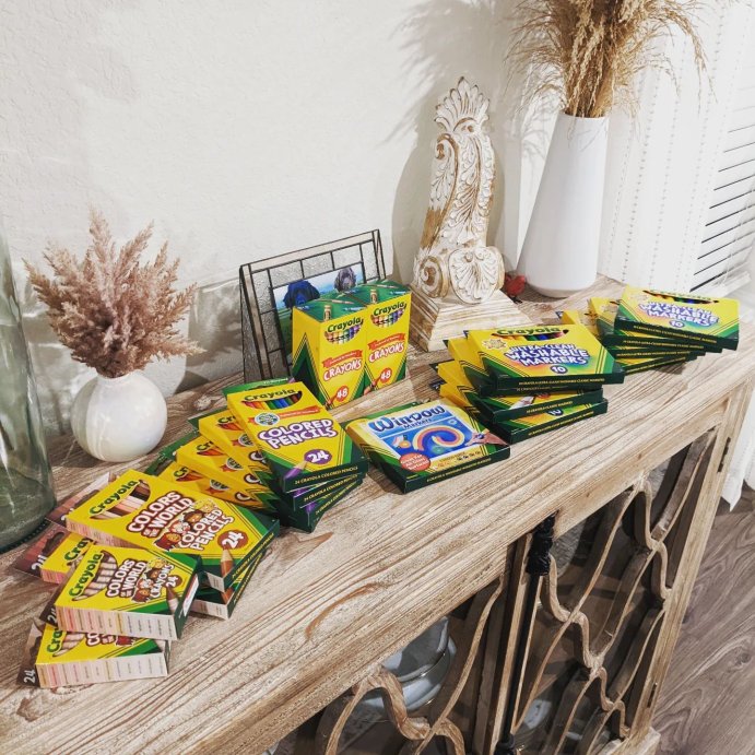user image by @r.ciocca_, Crayola 24ct Crayons - Colors of the World: Multicultural Coloring Crayons, Non-Toxic, Ages 3+, 24 Pack