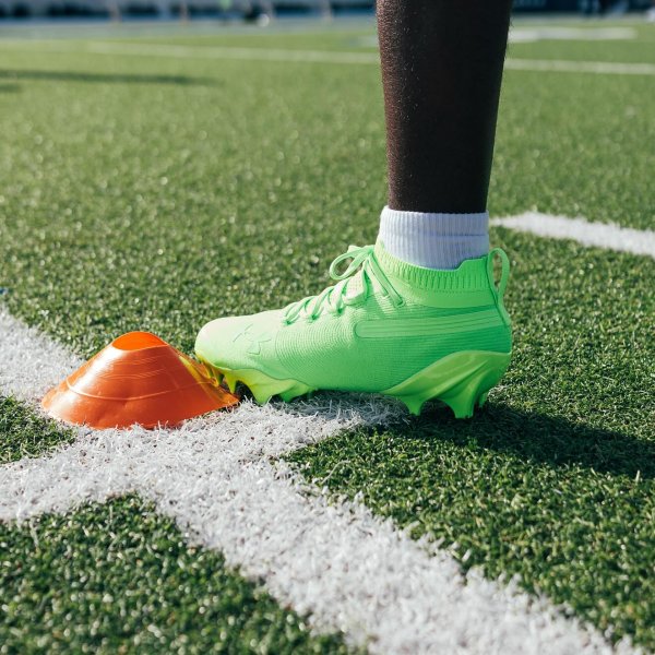 Social post of Mens Cleats